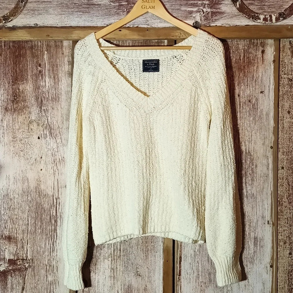 Abercrombie & Fitch Sweaters - Abercrombie Fitch cotton blend cream knit v-neck soft cozy sweater size small